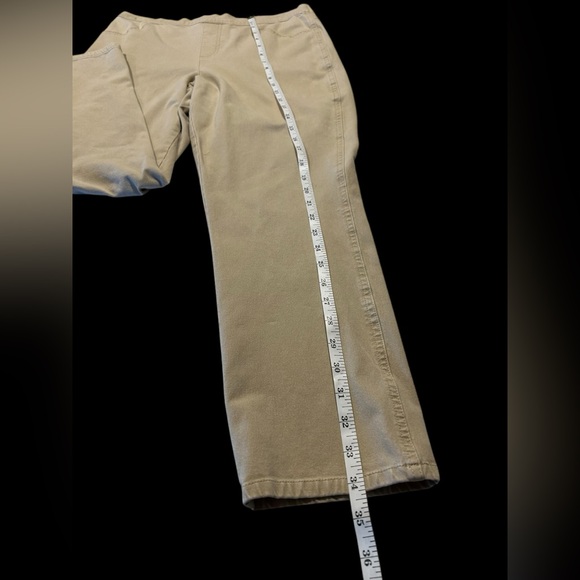 Women’s Issac Mizrahi Pull-up Khaki Pants - Picture 9 of 11